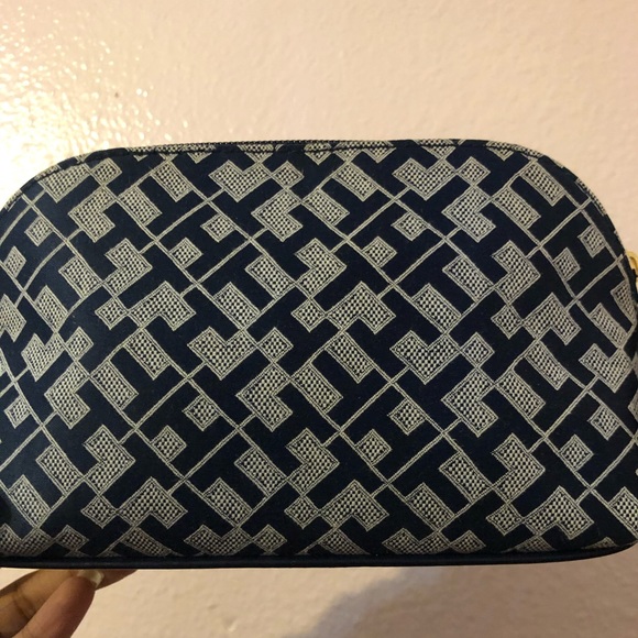 Tommy Hilfiger bag - Picture 3 of 4